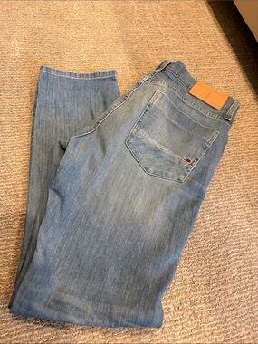 Tommy Hilfiger Light Wash Straight Men’s Jeans